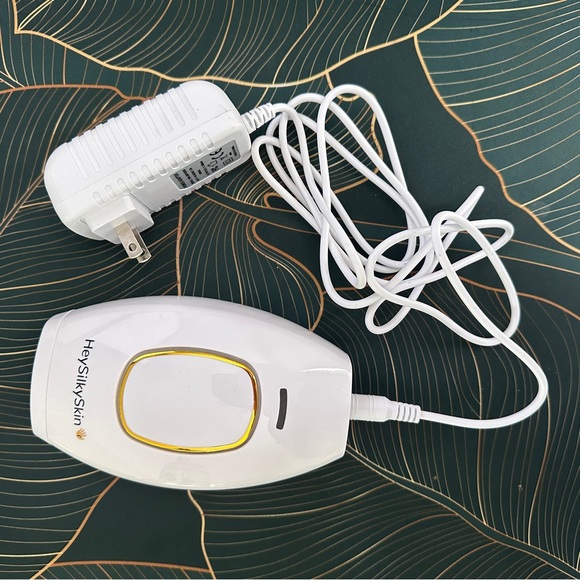 HeySilkySkin DIY At-Home Hair Removal Handset - Picture 5 of 8